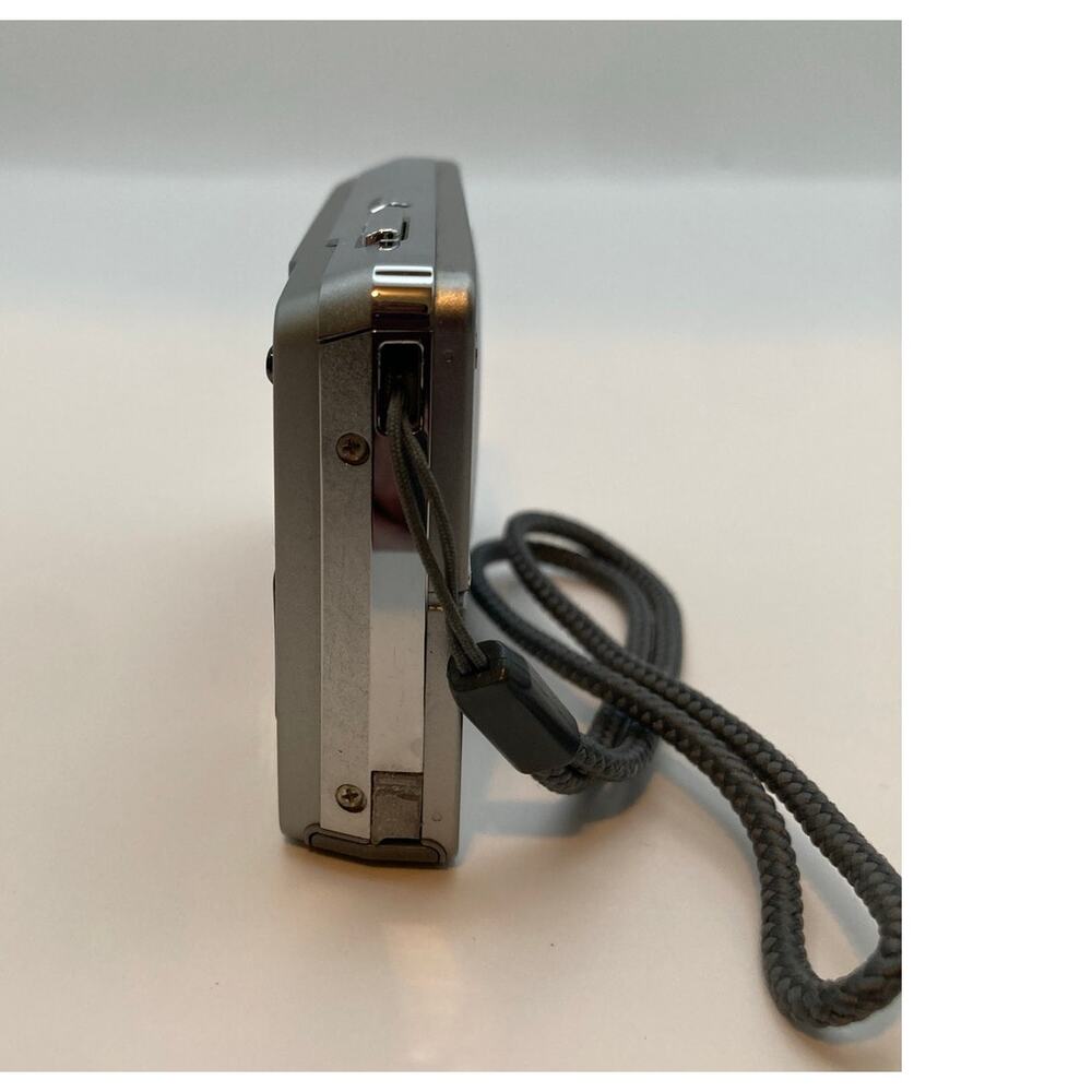 Olympus FE-360 8.0MP Digital Camera Silver PLEASE READ! Untested - Picture 5 of 12